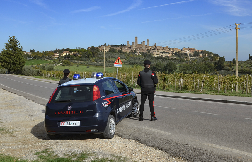 Furti nel centro storico di San Gimignano, colpite almeno tre attività commerciali