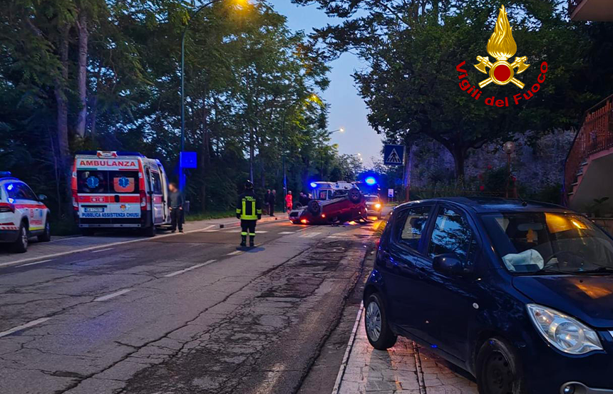 Montepulciano, scontro tra due auto sulla SP 17: cinque feriti, tra cui tre minori