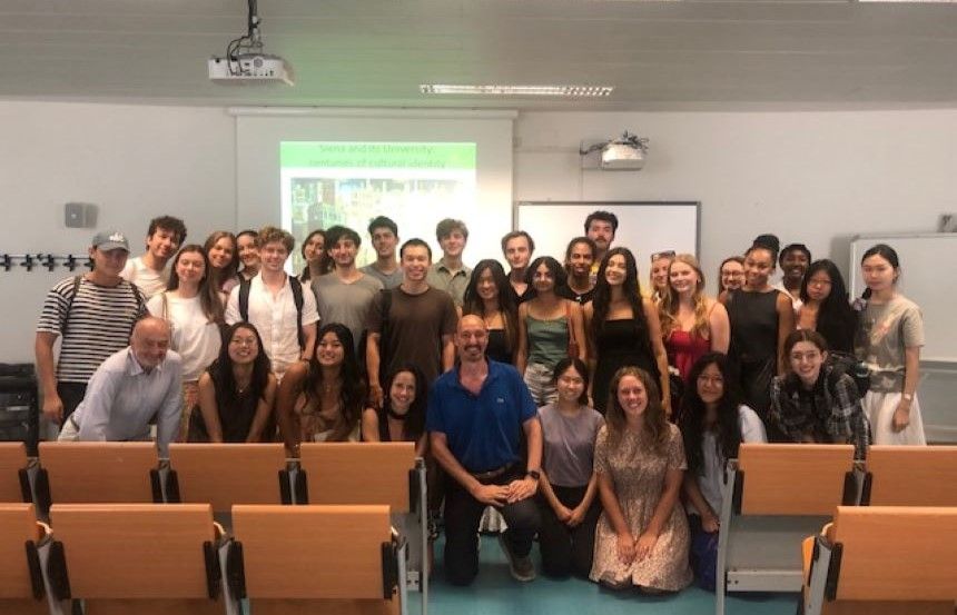 Ventotto studentesse e studenti e quattro docenti della Harvard University a Siena per la summer school su ''Beauty, innovation and sustainability''